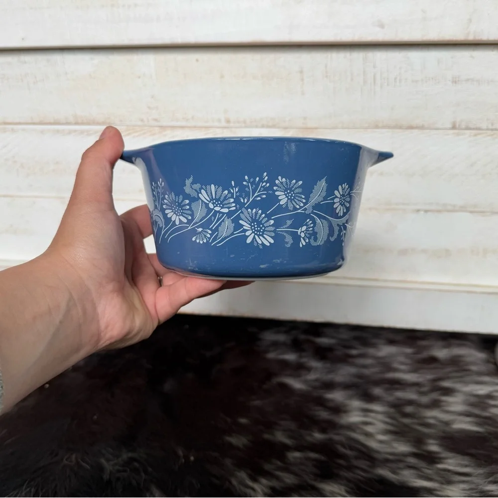 Pyrex Colonial Mist Casserole Dish - Picture 2 of 4